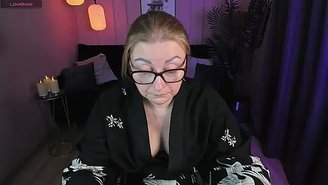 AlexandraKind online show from 01.21.25