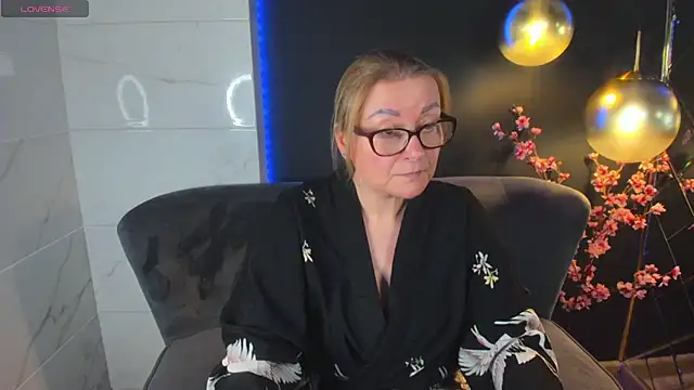 AlexandraKind online show from 01.22.25