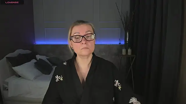 AlexandraKind online show from 01.23.25