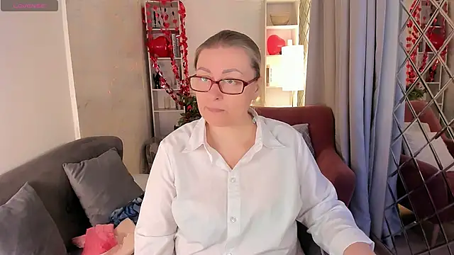 AlexandraKind online show from 02.22.26