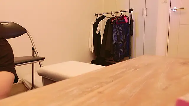 Snapshot of undo-busoku69 chatting on 09.14.25 undo-busoku69 online show from 09.14.25