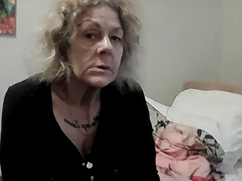 housewife shantie online show from 04.04.26