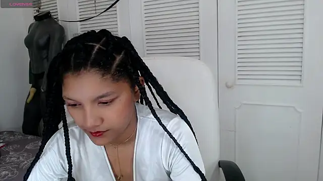 Snapshot of elly_willis chatting on 12.29.24 elly willis online show from 12.29.24
