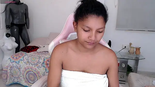 Snapshot of elly_willis chatting on 02.19.25 elly willis online show from 02.19.25