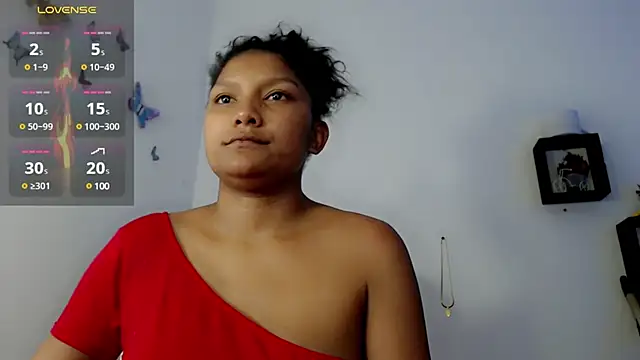 Snapshot of elly_willis chatting on 03.04.25 elly willis online show from 03.04.25