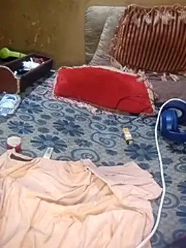 Snapshot of LOOLOOO123123 chatting on 11.01.25 LOOLOOO123123 online show from 11.01.25