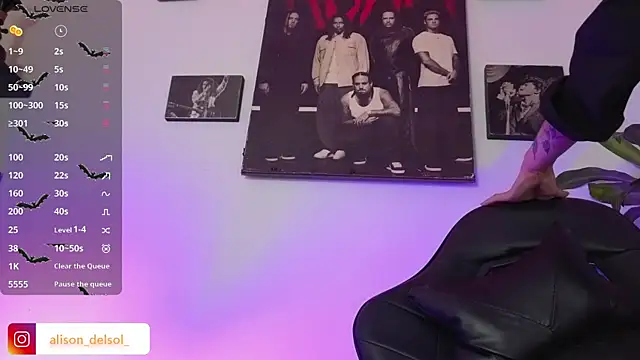 Alisson Wynter online show from 12.18.25