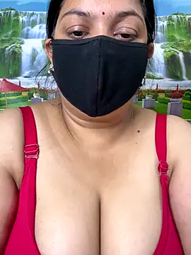 Snapshot of vinky05 chatting on 09.20.25 vinky05 online show from 09.20.25