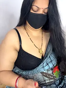 Snapshot of vinky05 chatting on 10.14.25 vinky05 online show from 10.14.25