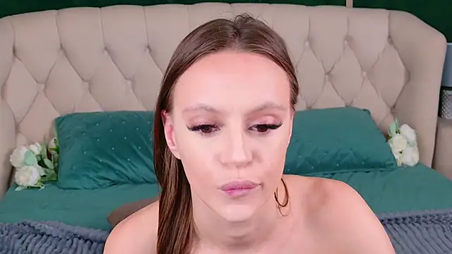 RebeccaMartons online show from 07.05.26