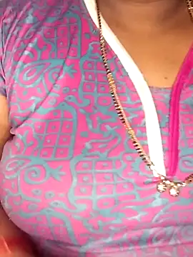 Snapshot of Sexy_Radhikaa chatting on 11.21.25 Sexy Radhikaa online show from 11.21.25