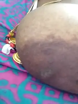 Snapshot of Sexy_Radhikaa chatting on 12.04.25 Sexy Radhikaa online show from 12.04.25