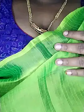 Snapshot of Sexy_Radhikaa chatting on 03.02.26 Sexy Radhikaa online show from 03.02.26