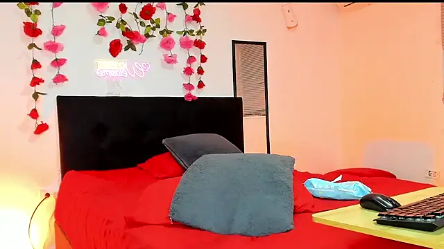 AlanaParker6  online show from 12.30.24