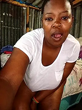 Snapshot of curvyloneah75 chatting on 09.25.25 curvyloneah75 online show from 09.25.25