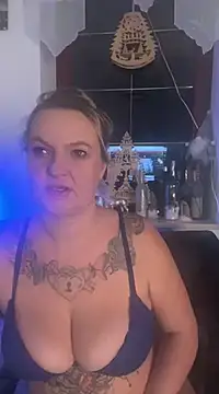 Snapshot of Inked_blondi chatting on 12.19.24 Inked blondi online show from 12.19.24