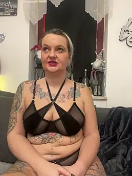 Snapshot of Inked_blondi chatting on 01.03.25 Inked blondi online show from 01.03.25