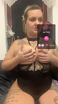 Snapshot of Inked_blondi chatting on 01.04.25 Inked blondi online show from 01.04.25