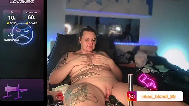 Snapshot of Inked_blondi chatting on 02.07.25 Inked blondi online show from 02.07.25