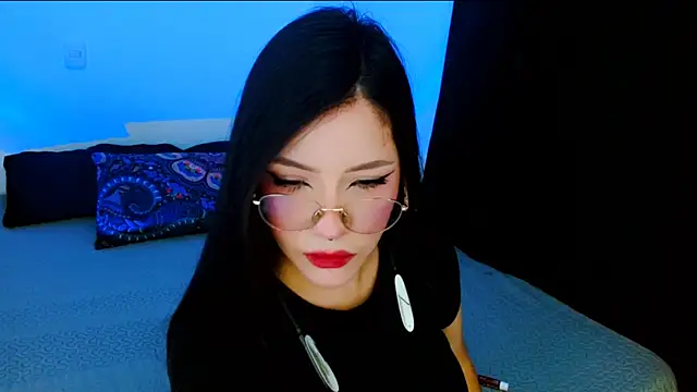 DollCam   online show from 10.16.25