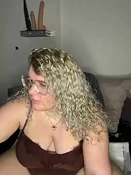 CurvyAnonymousGirl89 online show from 01.24.25