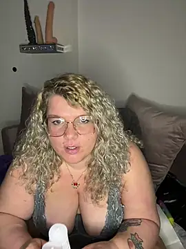 CurvyAnonymousGirl89 online show from 01.24.25