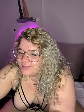 CurvyAnonymousGirl89 online show from 01.26.25