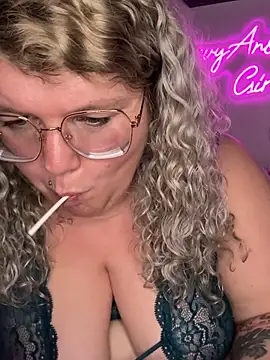 CurvyAnonymousGirl89 online show from 02.28.25