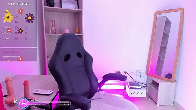 Evangeline johns online show from 10.25.25