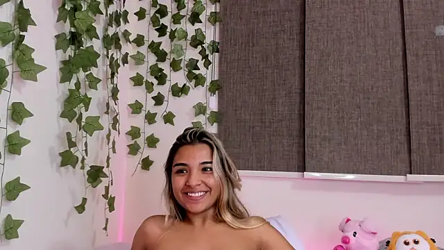 Annebull  online show from 01.10.25