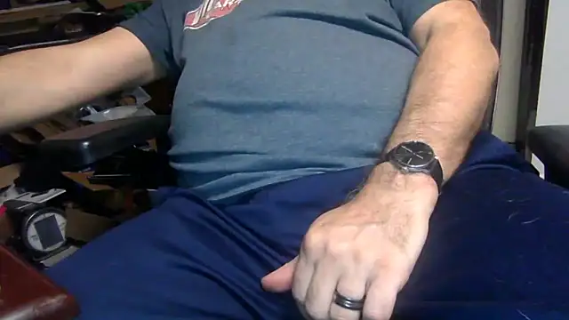 Snapshot of thickdaddy59 chatting on 12.21.24 thickdaddy59 online show from 12.21.24