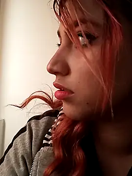 Naomy veracruz  online show from 10.26.25