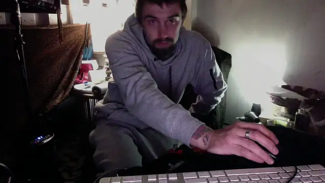 Snapshot of Fuckboy4public chatting on 12.15.24 Fuckboy4public online show from 12.15.24