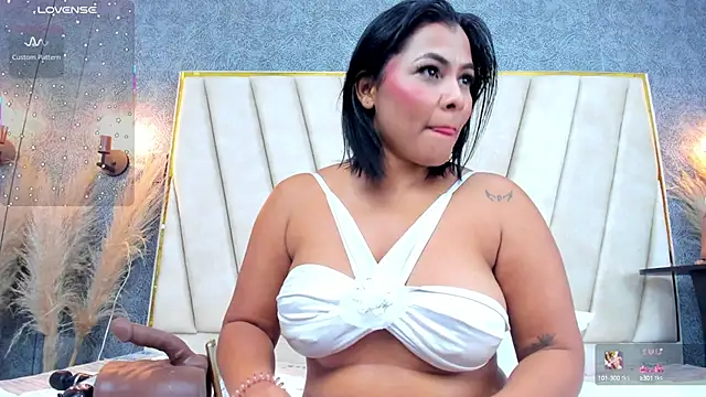 Snapshot of Madison-Diaz chatting on 02.21.25 Madison-Diaz online show from 02.21.25