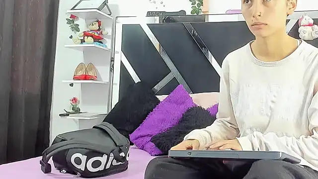 abby eemily online show from 10.09.25