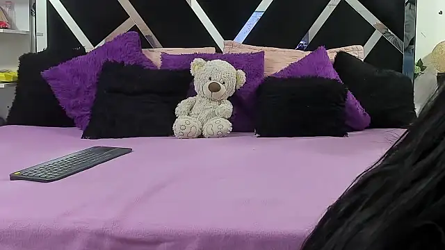 abby eemily online show from 10.11.25