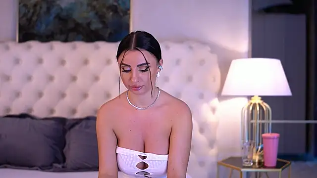 IsabelleHunt online show from 01.20.25