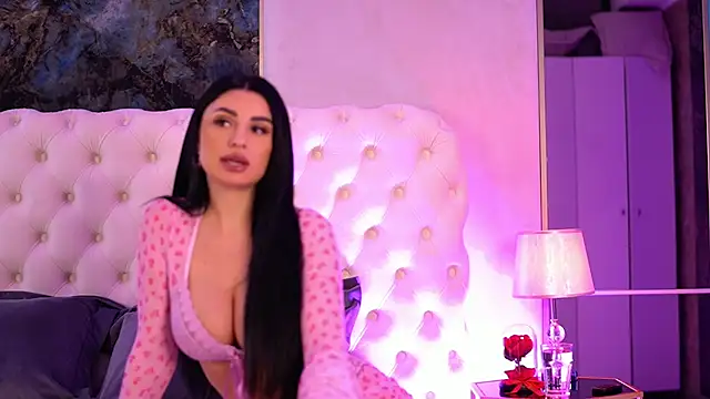 IsabelleHunt online show from 03.05.25