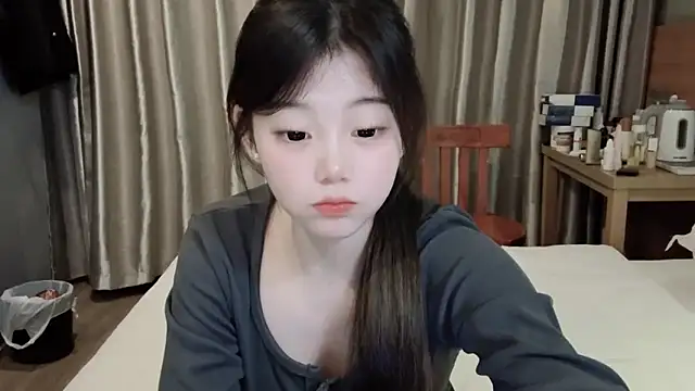 Snapshot of yangyang-1115 chatting on 02.18.25 yangyang-1115 online show from 02.18.25
