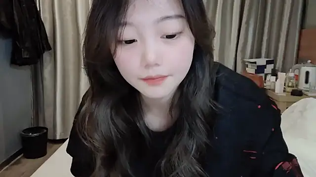 Snapshot of yangyang-1115 chatting on 02.25.25 yangyang-1115 online show from 02.25.25