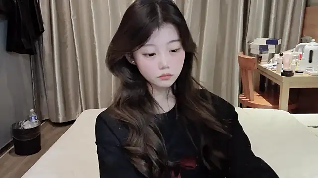 Snapshot of yangyang-1115 chatting on 02.25.25 yangyang-1115 online show from 02.25.25