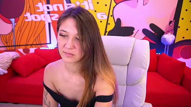 DreamyLinaa online show from 12.24.24
