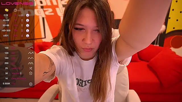 DreamyLinaa online show from 12.27.24
