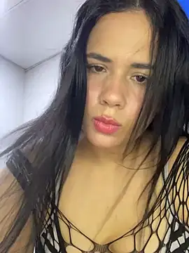 Leyna Kenet online show from 04.18.26