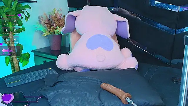 Snapshot of Kinky__Karo chatting on 02.12.25 Kinky Karo online show from 02.12.25