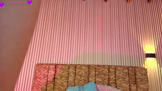 tiffany johnson11 online show from 10.21.25