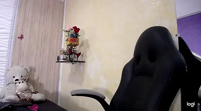 Snapshot of anthiamelisa chatting on 12.14.24 anthiamelisa online show from 12.14.24