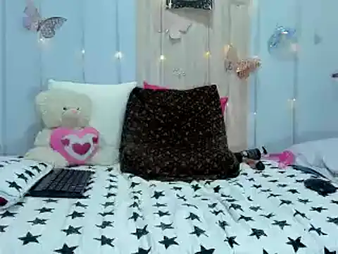Snapshot of anthiamelisa chatting on 02.16.25 anthiamelisa online show from 02.16.25