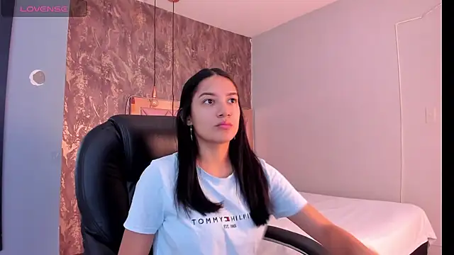 SKYLERWHIITEE online show from 01.10.25