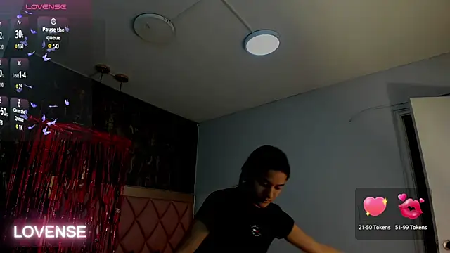 SKYLERWHIITEE online show from 02.17.25